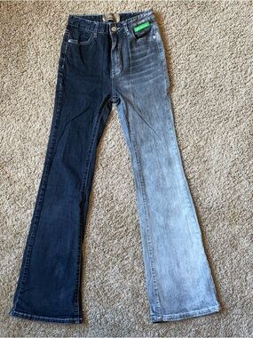 Chuu Two Tone Flare Jeans Womens 26 Black Gray Colorblock High Rise Stretch